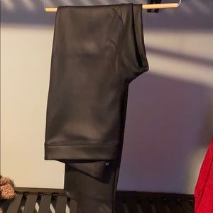 Women’s faux leather leggings